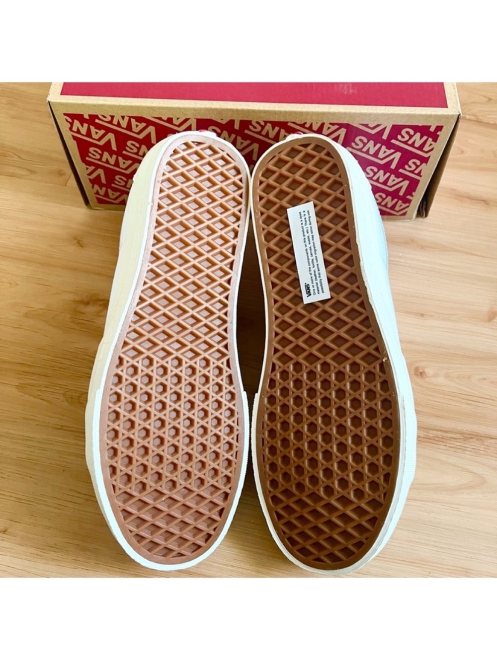 Vans Sk8-Hi Secret Lover True White
Women 12.US - Picture 9 of 10